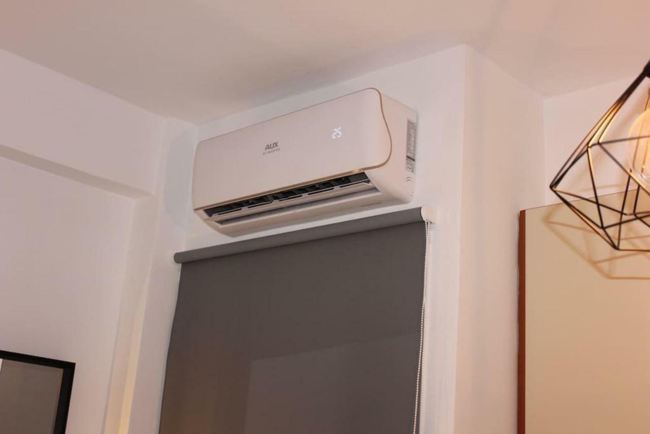 Central Studio! Fiber Wifi, Ac, Private, Self Check-In! テッサロニキ エクステリア 写真